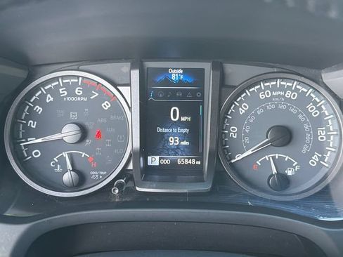 Used 2023 Toyota Tacoma TRD Off-Road w/ Technology Package AWD/4WD image 26