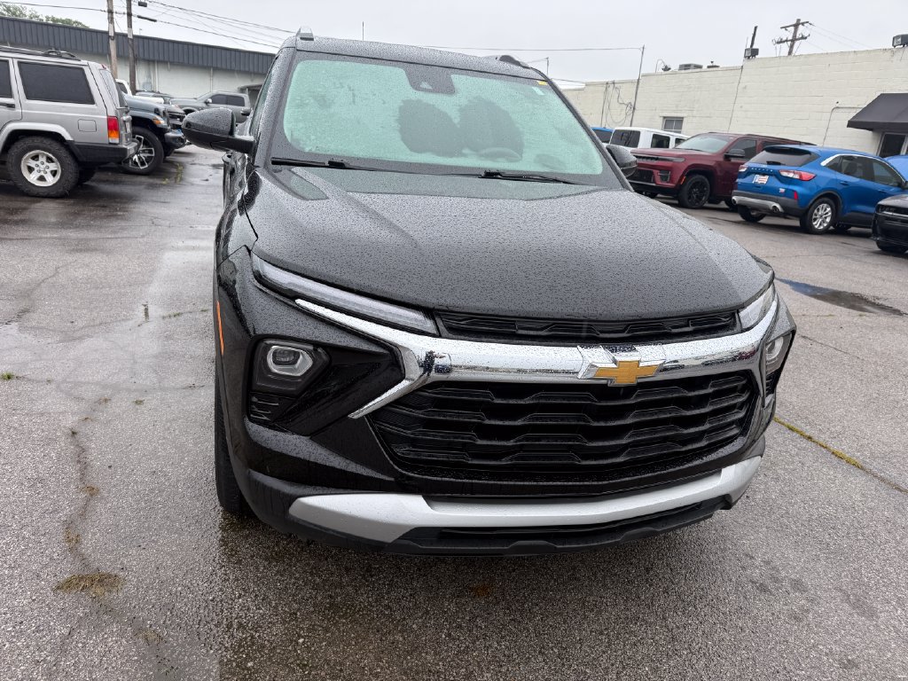 Used 2024 Chevrolet TrailBlazer LT w/ Driver Confidence Package FWD image 8