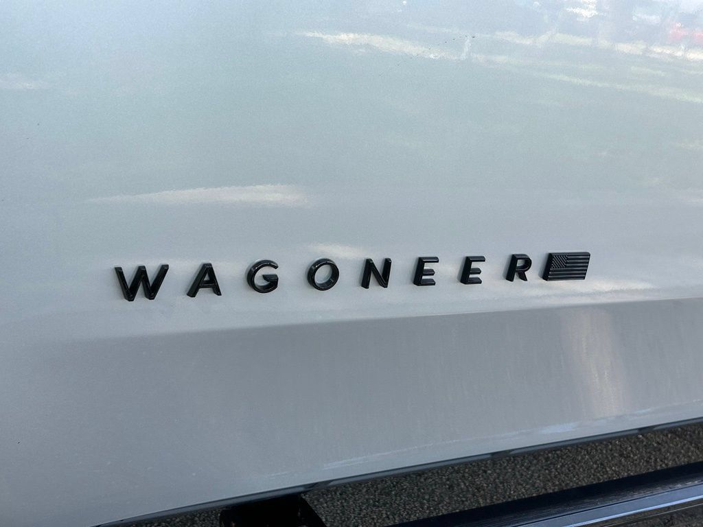 New 2025 Jeep Wagoneer Series III w/ Quick Order Package 25C Super AWD/4WD image 28