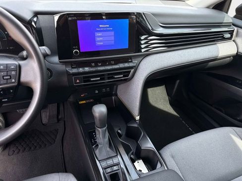 Used 2025 Toyota Camry LE w/ Convenience Package image 20