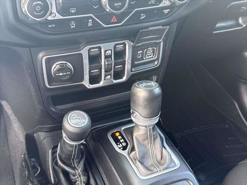 Used 2018 Jeep Wrangler Unlimited Sahara w/ Dual Top Group AWD/4WD image 26