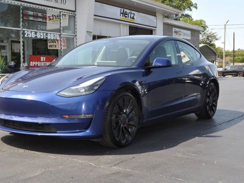 Used 2022 Tesla Model 3 Performance image 4