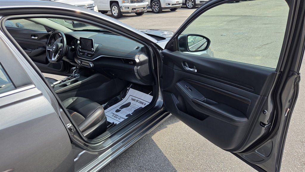 Used 2022 Nissan Altima 2.5 SR FWD image 13