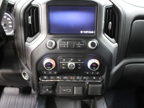 Used 2020 GMC Sierra 2500 Denali w/ Denali Ultimate Package AWD/4WD image 17