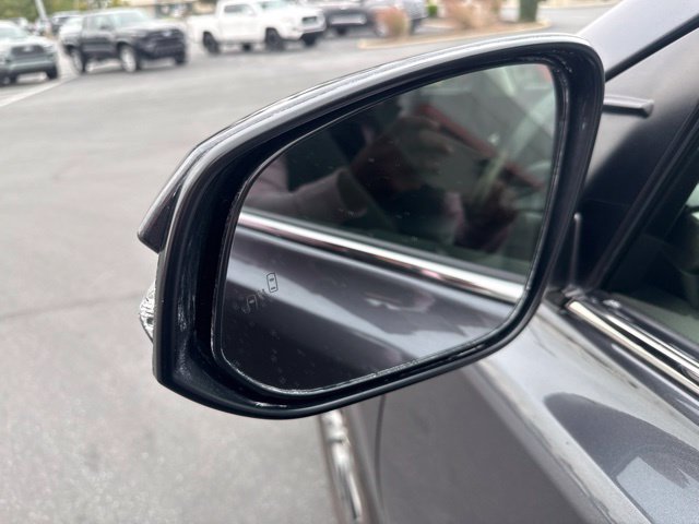 Used 2018 Toyota RAV4 XLE AWD/4WD image 11