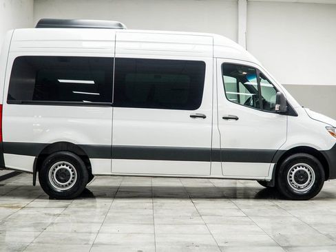 Used 2024 Mercedes-Benz Sprinter 2500 image 6