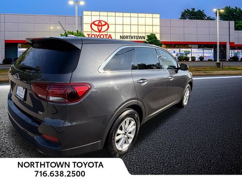 Used 2019 Kia Sorento FWD image 7