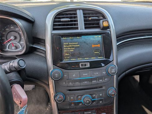 Used 2013 Chevrolet Malibu LT FWD image 16