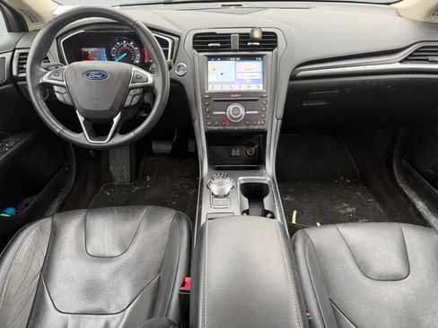 Used 2019 Ford Fusion Titanium image 11