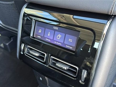 New 2025 Lincoln Aviator AWD image 12