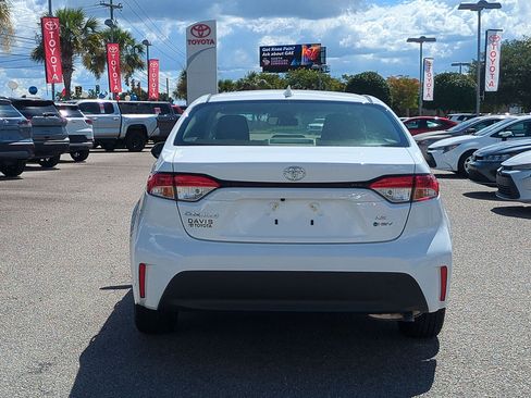 Used 2026 Toyota Corolla LE FWD image 4