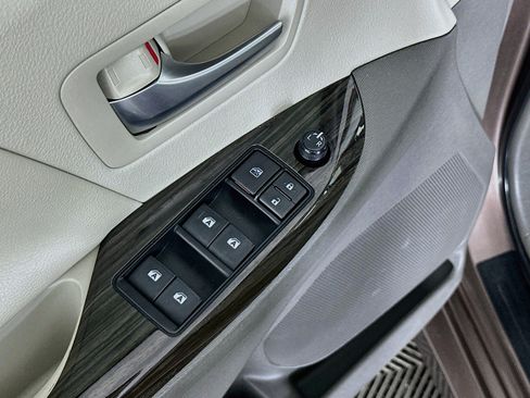 Used 2018 Toyota Sienna XLE FWD image 15
