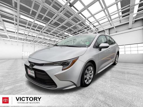 Used 2024 Toyota Corolla LE FWD image 8
