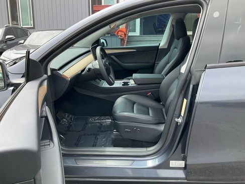 Used 2023 Tesla Model Y 2WD image 15