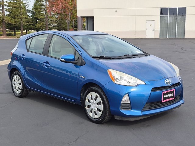 Used 2014 Toyota Prius C One FWD image 3