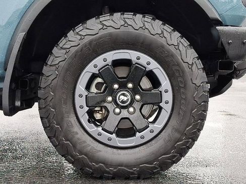 Used 2022 Ford Bronco Badlands image 11