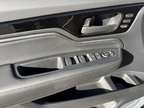 New 2026 Honda Odyssey Touring image 14