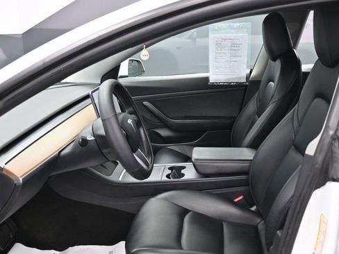 Used 2021 Tesla Model 3 Standard Range Plus image 16