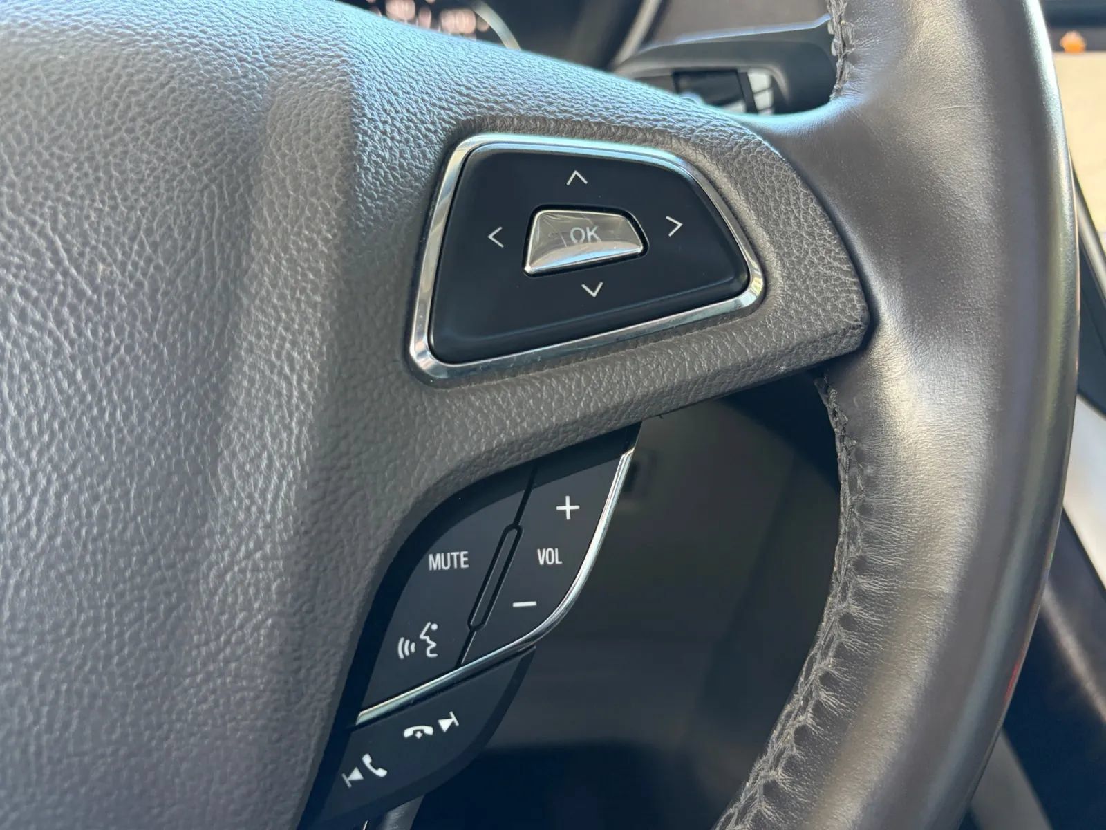 Used 2017 Lincoln MKX Select w/ Select Plus Package AWD/4WD image 31