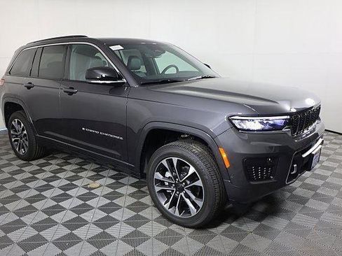 New 2025 Jeep Grand Cherokee Overland image 2