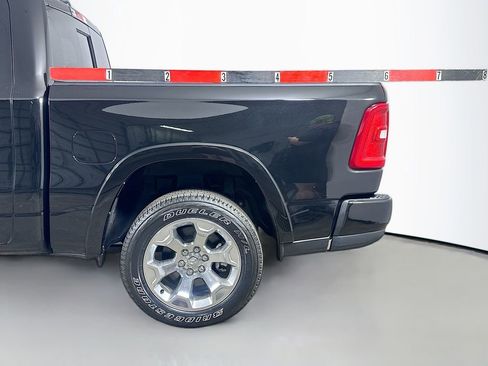 Used 2025 RAM 1500 Big Horn AWD/4WD image 38