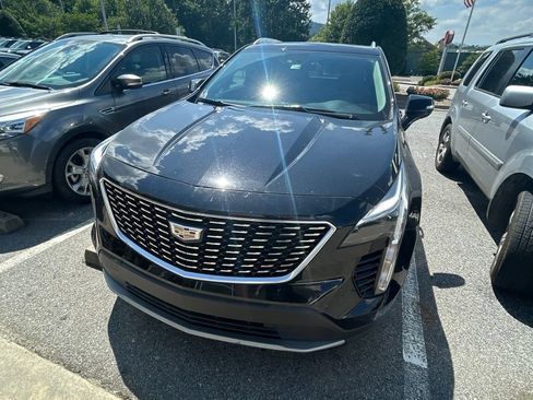 Used 2021 Cadillac XT4 Premium Luxury FWD image 6