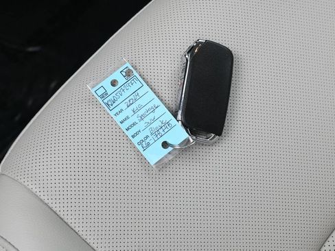 Used 2024 Kia Sportage EX AWD/4WD image 18