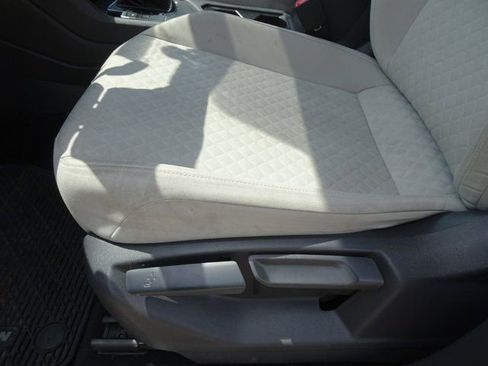 Used 2018 Volkswagen Tiguan S FWD image 9