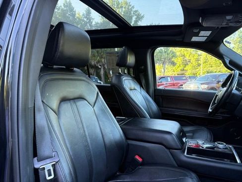 Used 2021 Ford Expedition Limited image 31