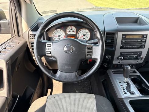 Used 2011 Nissan Titan PRO-4X AWD/4WD image 18