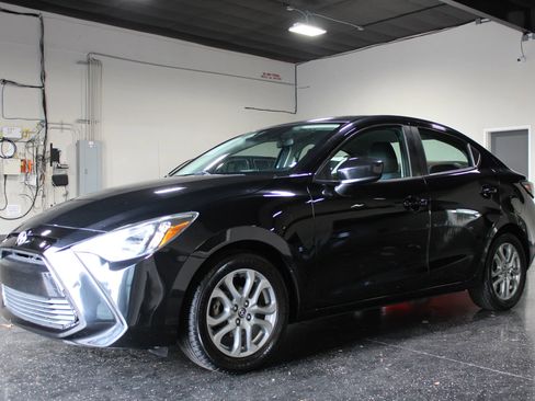 Used 2016 Scion iA FWD image 6