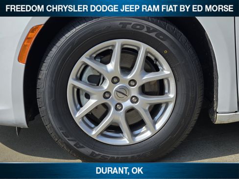 Used 2022 Chrysler Pacifica Touring-L FWD image 7