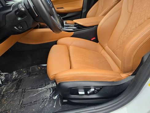 Used 2023 BMW 540i w/ M Sport Package image 18