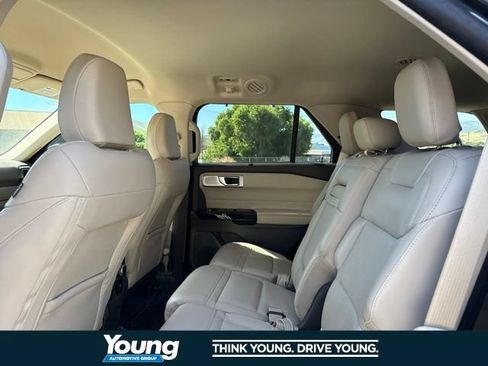 Used 2023 Ford Explorer Platinum w/ Technology Package AWD/4WD image 20