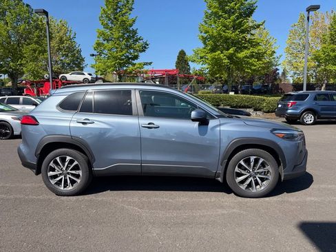 Used 2023 Toyota Corolla Cross XLE AWD/4WD image 8