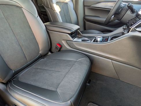 New 2025 Jeep Grand Cherokee Altitude image 32