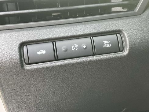 New 2025 Nissan Altima 2.5 SV image 17