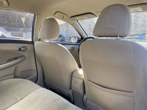 Used 2012 Toyota Corolla LE FWD image 22