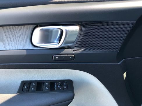 Used 2023 Volvo XC40 B5 Plus w/ Driver Assist Package image 11