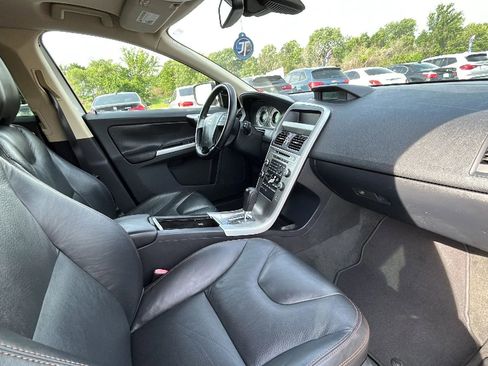 Used 2010 Volvo XC60 T6 AWD/4WD image 36