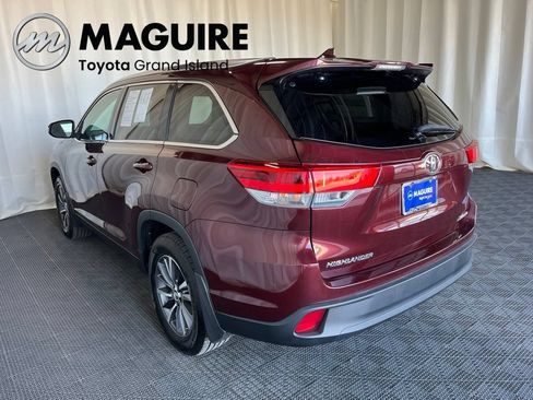 Used 2019 Toyota Highlander XLE AWD/4WD image 30
