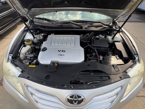 Used 2011 Toyota Camry XLE w/ XLE Extra-Value Pkg #1 FWD image 2