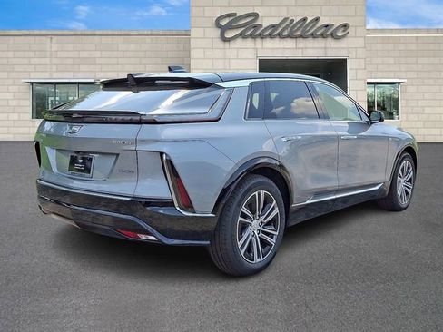 New 2025 Cadillac Lyriq Luxury image 3