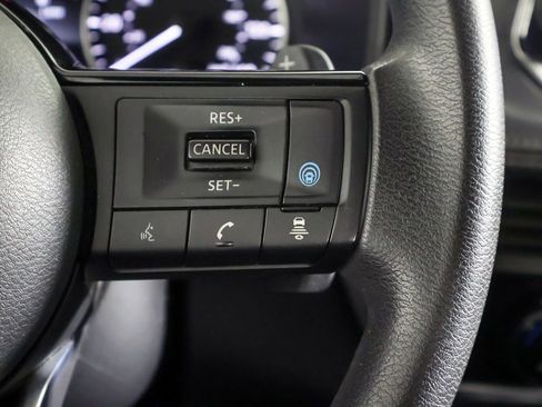 Used 2023 Nissan Rogue SV AWD/4WD image 35