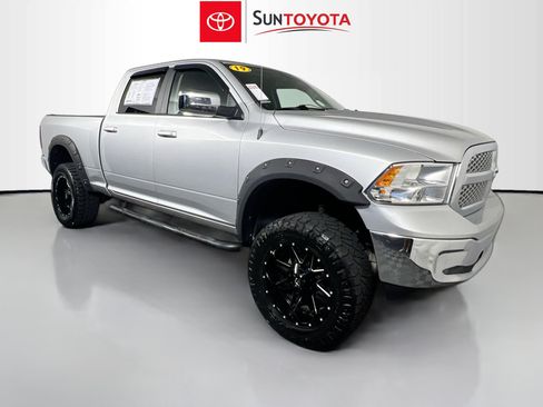 Used 2019 RAM 1500 Classic SLT AWD/4WD image 1