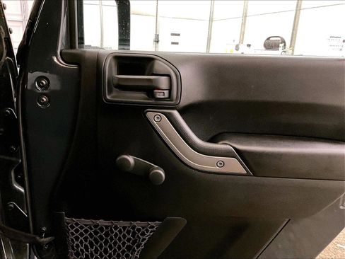 Used 2018 Jeep Wrangler Sport AWD/4WD image 23