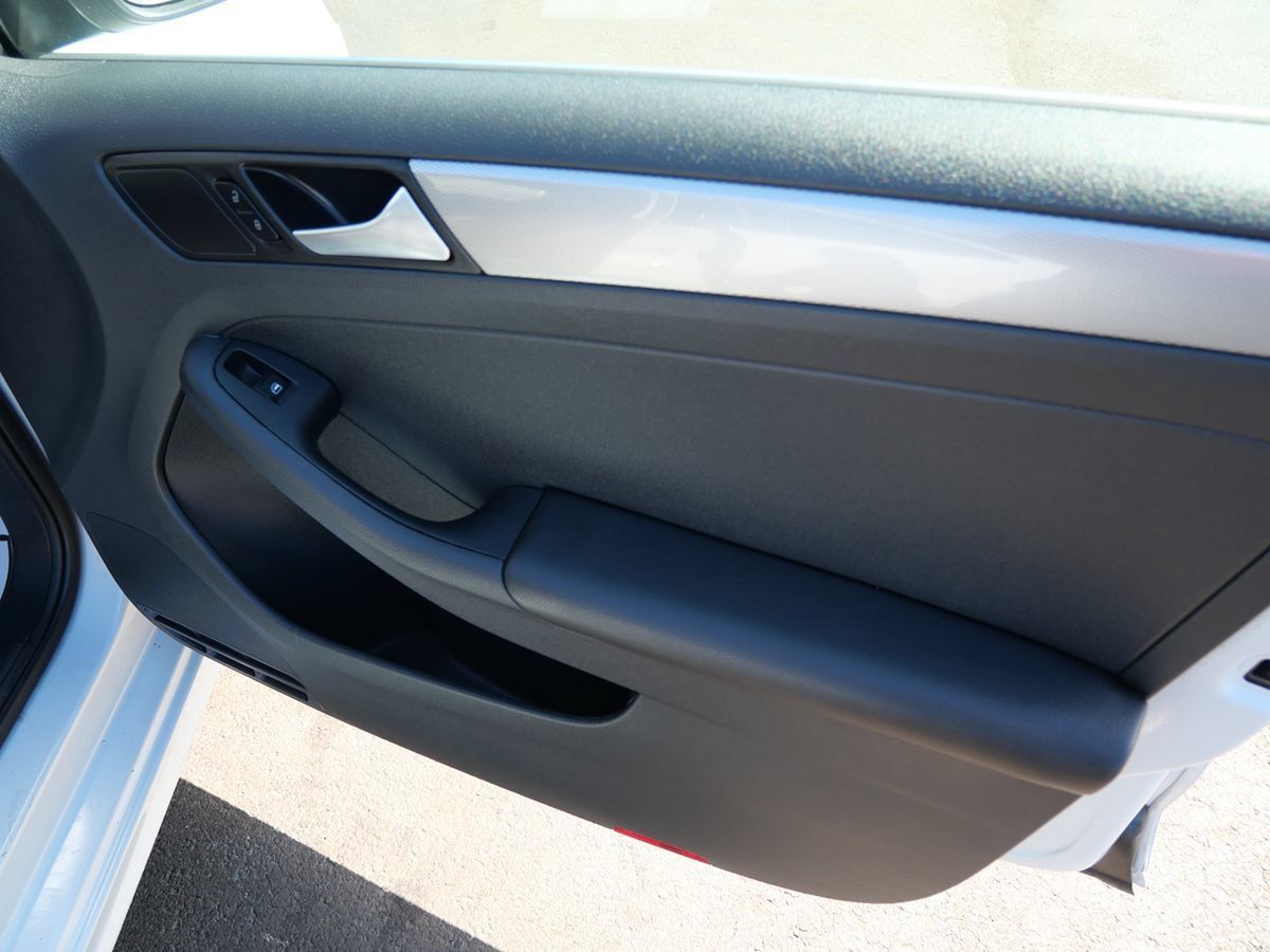 Used 2018 Volkswagen Jetta SE FWD image 19