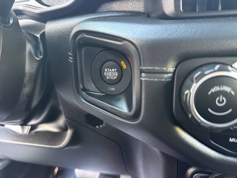 Used 2024 Jeep Wrangler Unlimited Sahara AWD/4WD image 16