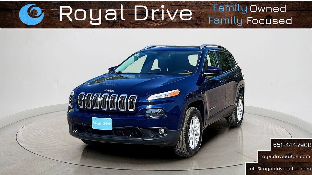 Used 2016 Jeep Cherokee Latitude w/ Cold Weather Group AWD/4WD image 1