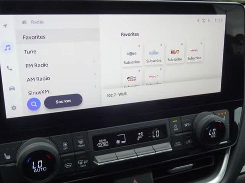Used 2025 Toyota Grand Highlander AWD image 36